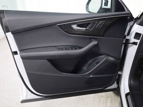 Used 2023 Audi Q8 Premium Plus w/ Premium Plus Package image 16