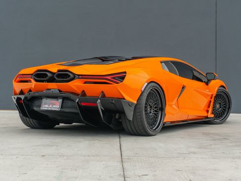 Used 2025 Lamborghini Revuelto AWD/4WD image 10