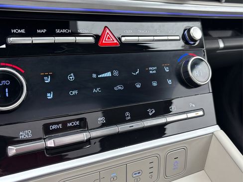 Used 2024 Hyundai Santa Fe Limited image 33