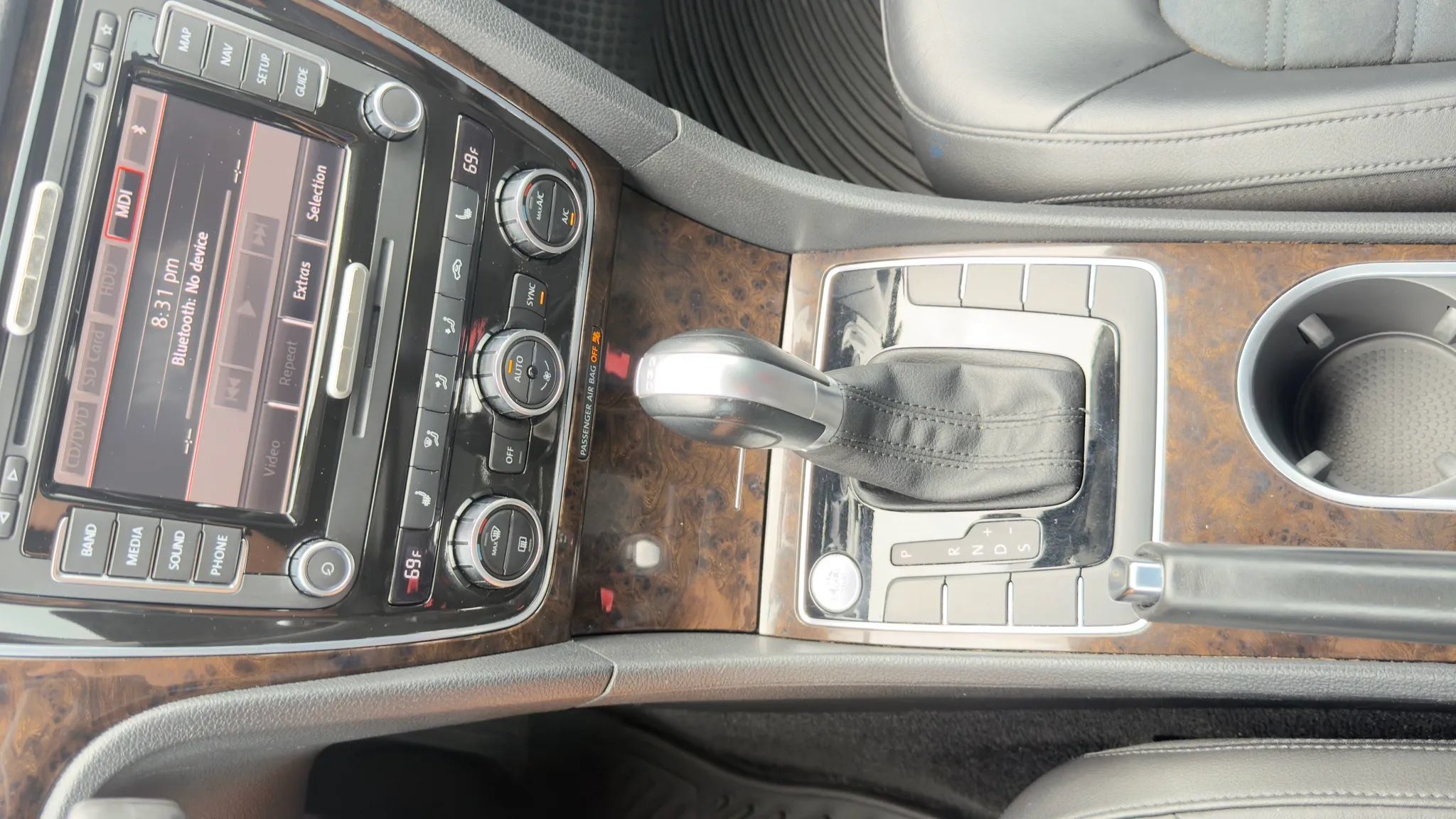 Used 2015 Volkswagen Passat TDI SEL Premium FWD image 17