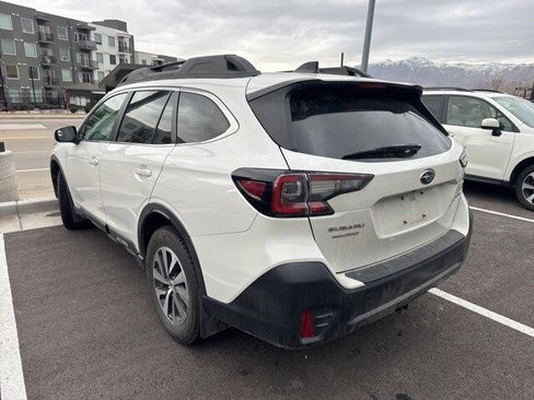 Used 2020 Subaru Outback Premium image 5