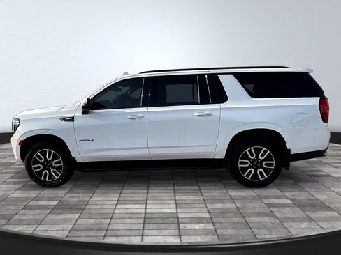 Used 2022 GMC Yukon XL AT4 AWD/4WD image 4