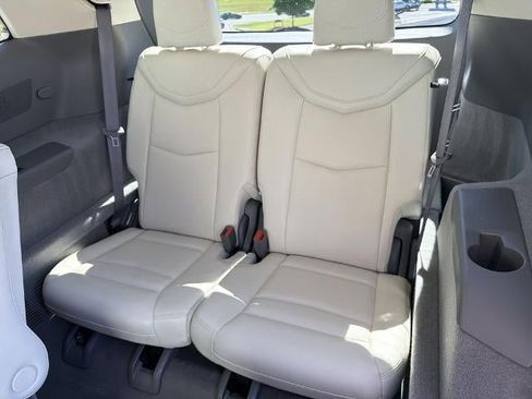 Certified 2023 Cadillac XT6 Premium Luxury FWD image 23