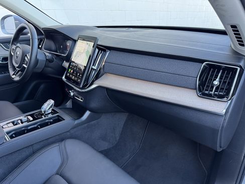 Used 2025 Volvo XC90 B5 Plus image 20