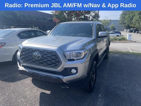 Used 2022 Toyota Tacoma TRD Off-Road RWD image 3