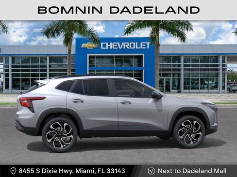 New 2026 Chevrolet Trax RS w/ Sunroof Package image 7