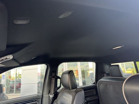 Used 2022 RAM 1500 Laramie AWD/4WD image 36