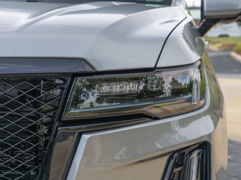 Used 2023 Cadillac Escalade V AWD/4WD image 11