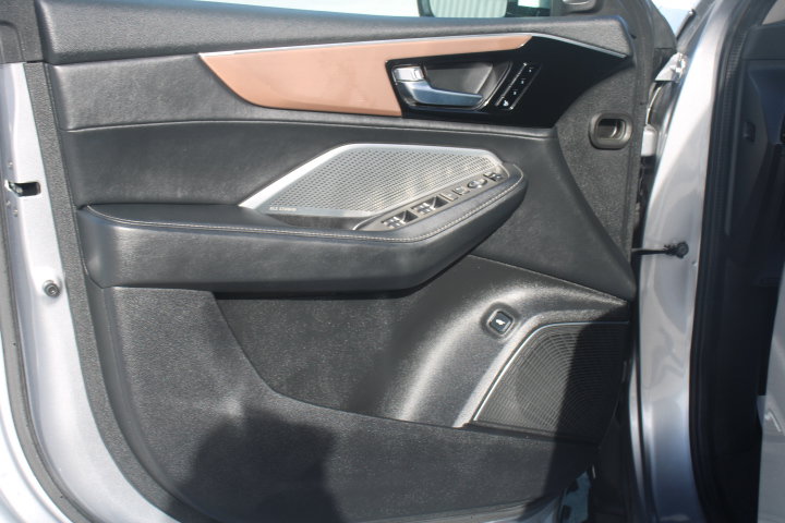 Used 2022 Acura MDX w/ Technology Package AWD/4WD image 10