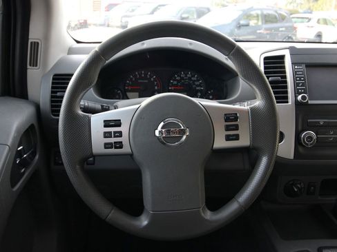 Used 2019 Nissan Frontier SV image 13