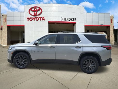 Used 2023 Chevrolet Traverse RS w/ LPO, Floor Liner Package FWD image 8