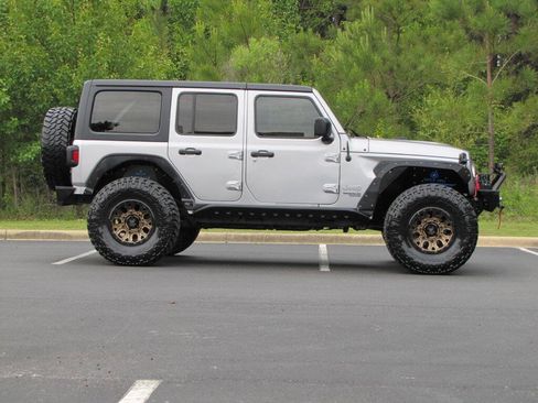 Used 2018 Jeep Wrangler Unlimited Sport S AWD/4WD image 5