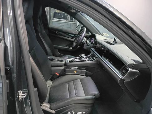 Used 2018 Porsche Panamera w/ Premium Package Plus image 11