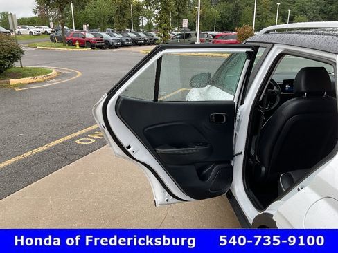 Used 2025 Hyundai Venue Limited FWD image 15