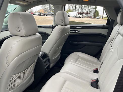 Used 2016 Cadillac SRX Luxury w/ Driver Awareness Package image 9