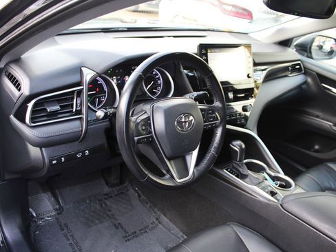 Used 2021 Toyota Camry XLE image 17