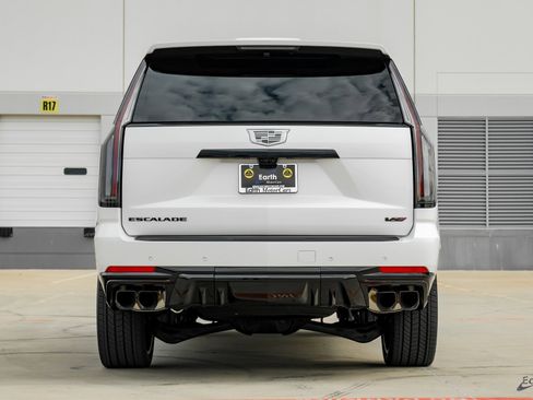 Used 2025 Cadillac Escalade V w/ LPO, Floor Liner Package image 11