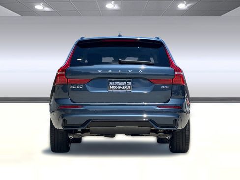 Used 2025 Volvo XC60 B5 Ultra w/ Protection Package Premier AWD/4WD image 9