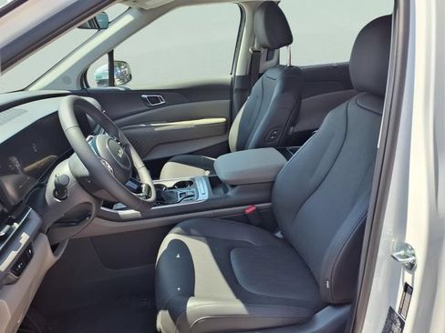 New 2026 Kia Carnival EX FWD image 18