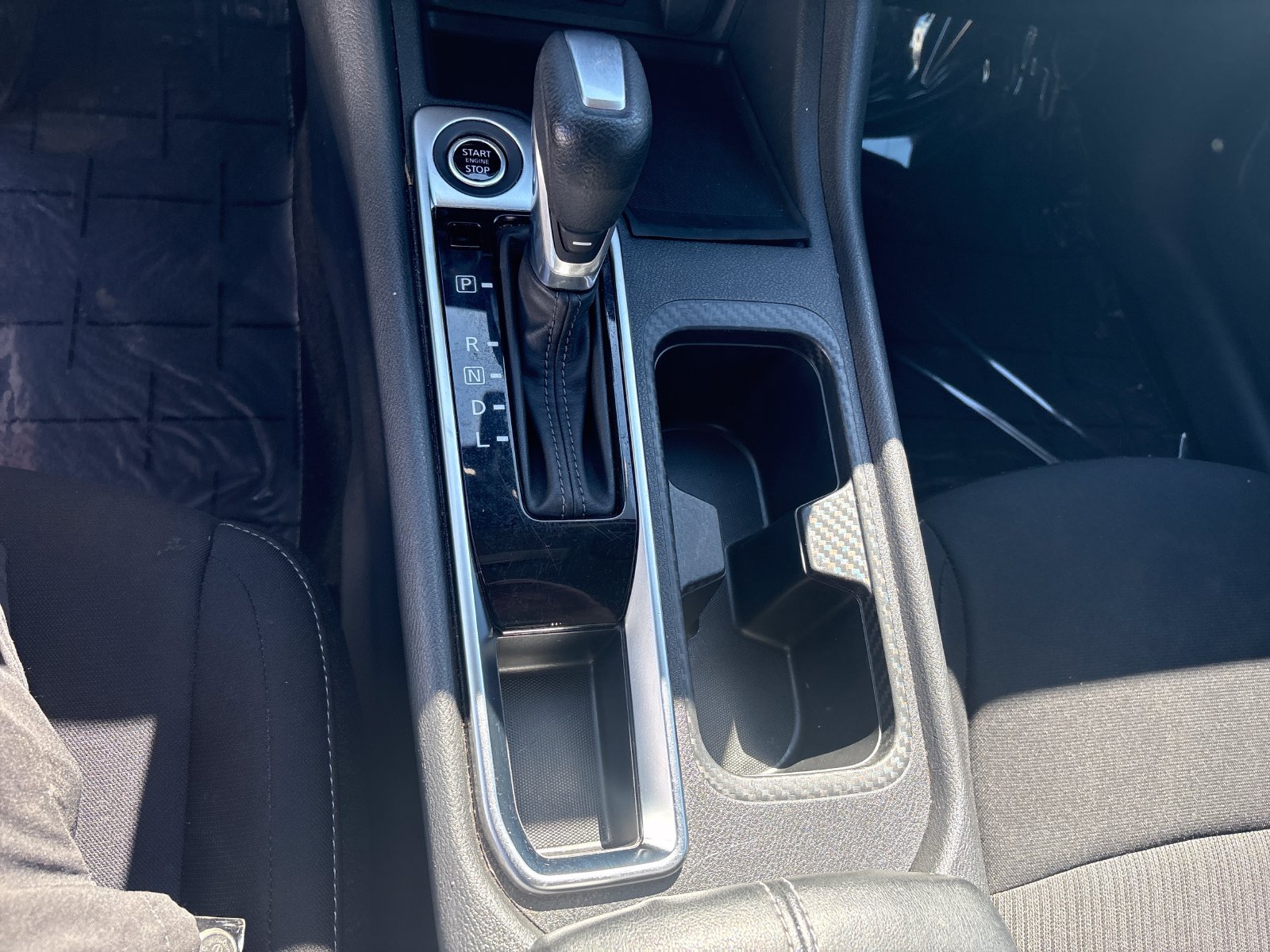 Used 2025 Nissan Sentra SV FWD image 16