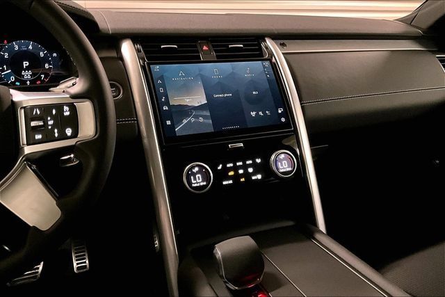 Certified 2025 Land Rover Discovery Dynamic SE AWD/4WD image 5
