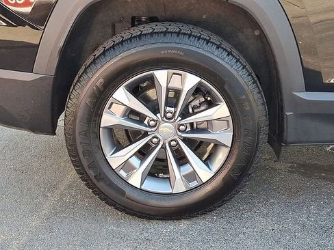 Used 2025 Chevrolet Equinox LT FWD image 24