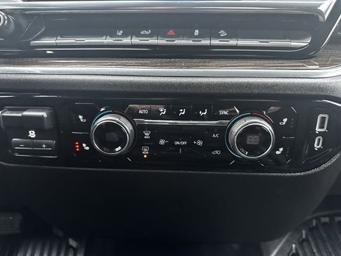 Used 2025 Chevrolet Silverado 2500 LT image 22