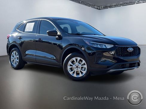 Used 2025 Ford Escape Active image 2