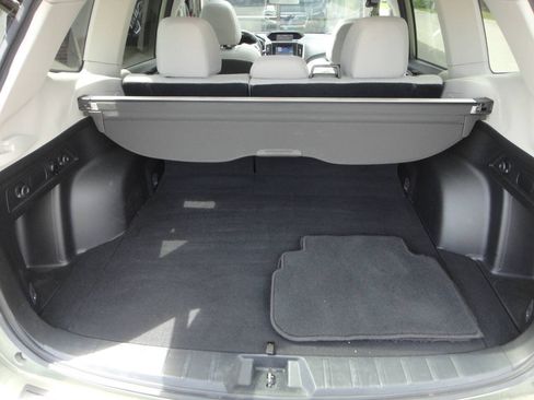 Used 2019 Subaru Forester Premium AWD/4WD image 13