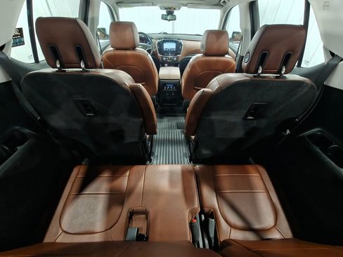 Used 2018 Chevrolet Traverse High Country AWD/4WD image 37