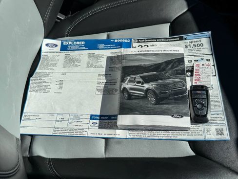 Used 2023 Ford Explorer XLT w/ Equipment Group 202A AWD/4WD image 35