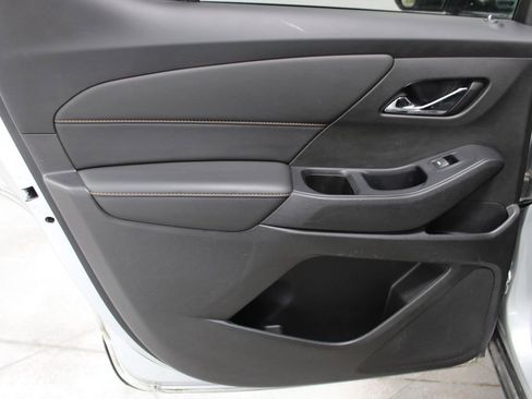 Used 2021 Chevrolet Traverse LT w/ LPO, Cargo Package image 18