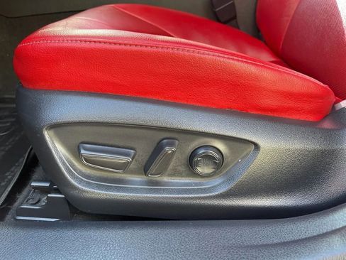 Used 2019 Toyota Camry XSE image 17