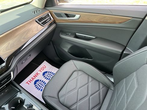 Used 2026 Volkswagen Atlas SE w/ Panoramic Sunroof Package FWD image 27