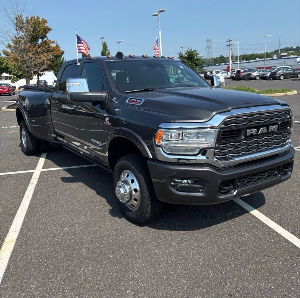 Used 2024 RAM 3500 Limited AWD/4WD image 18