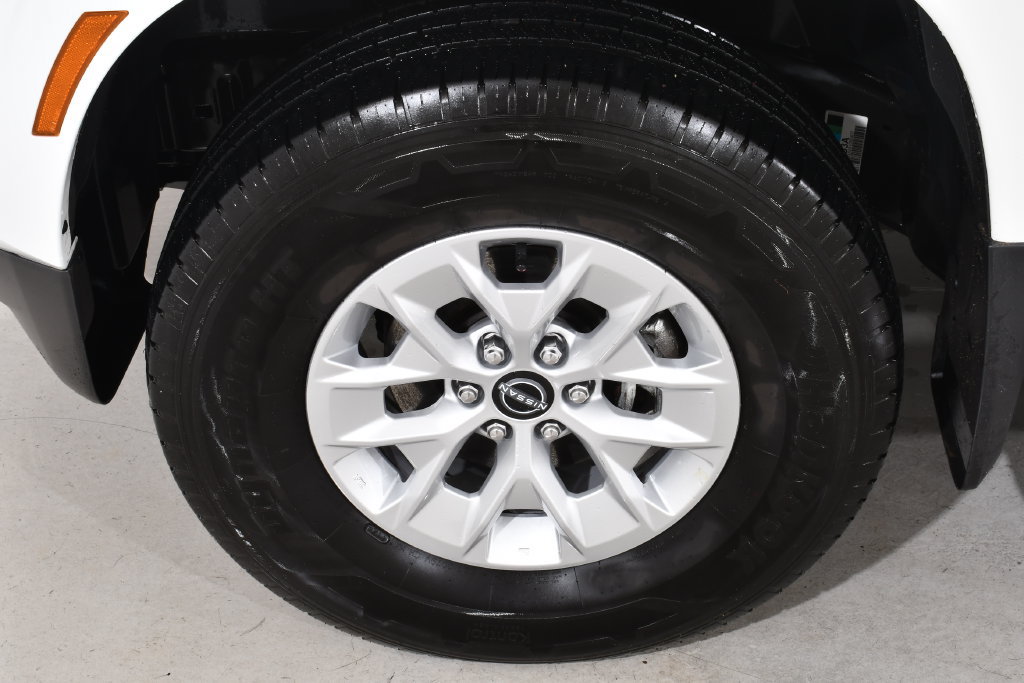 Used 2024 Nissan Frontier SV AWD/4WD image 24