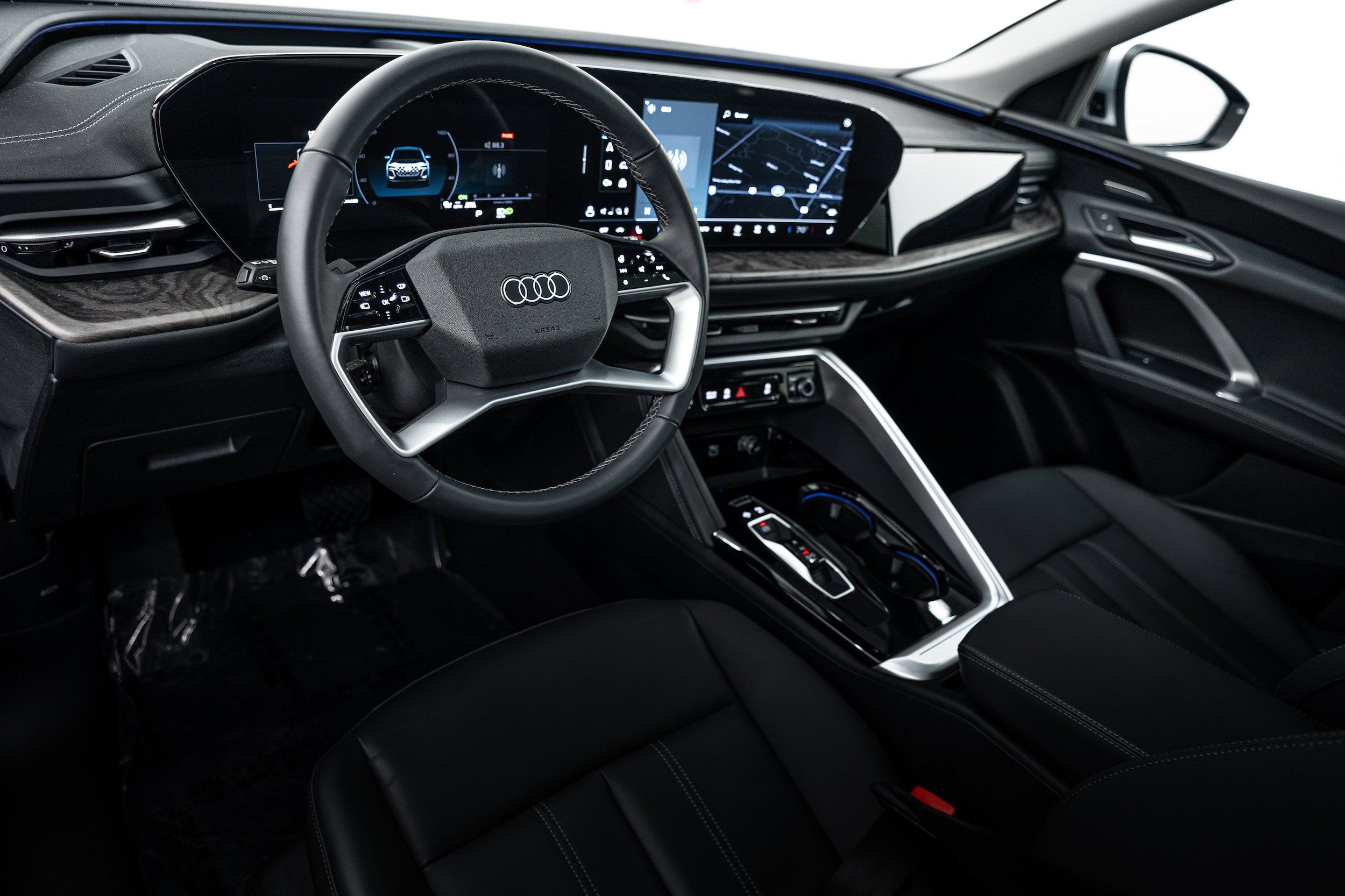 Used 2025 Audi Q5 Premium Plus w/ Premium Plus AWD/4WD image 8
