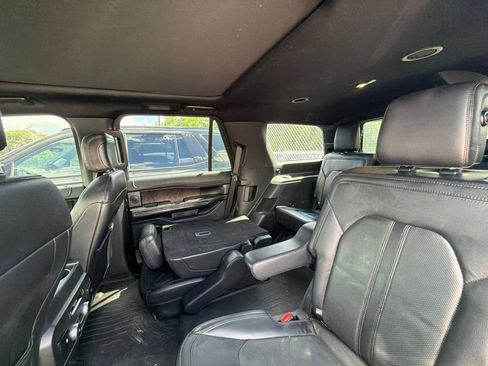 Used 2018 Ford Expedition Limited w/ Equipment Group 302A AWD/4WD image 13