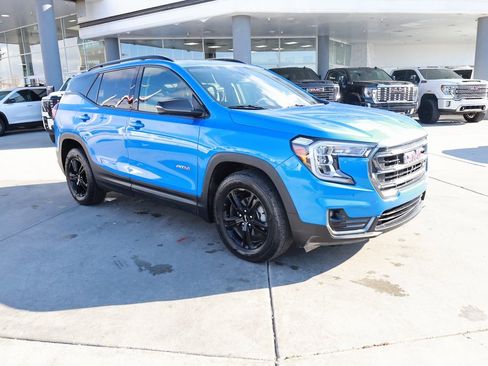 Used 2024 GMC Terrain AT4 w/ Infotainment Package II image 8