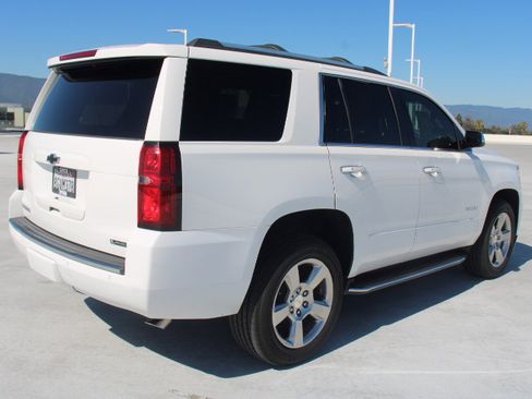 Used 2018 Chevrolet Tahoe Premier AWD/4WD image 3