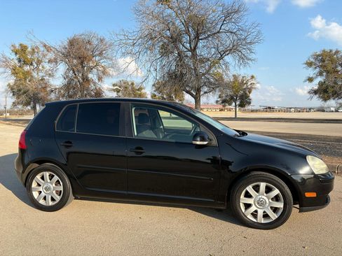 Used 2006 Volkswagen Rabbit 4-Door image 2