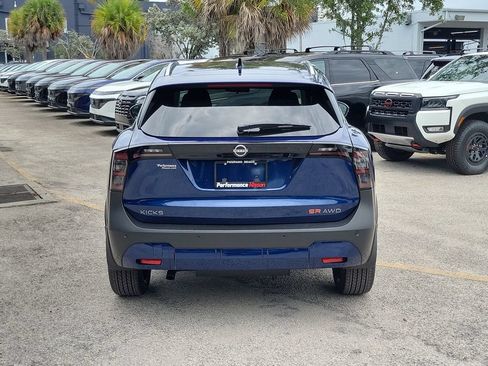 New 2026 Nissan Kicks SR AWD/4WD image 6