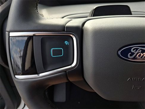 Used 2025 Ford Expedition Active image 22