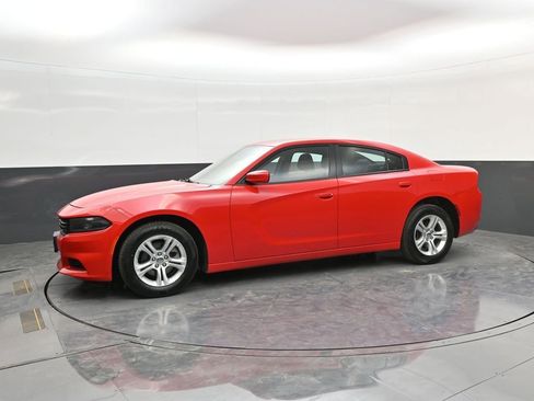 Used 2022 Dodge Charger SXT RWD image 4