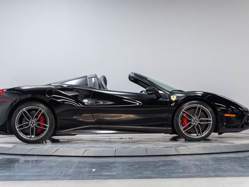 Used 2016 Ferrari 488 Spider RWD image 21
