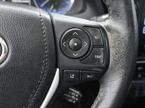 Used 2017 Toyota Corolla XSE image 26