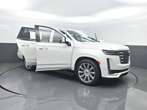 Used 2021 Cadillac Escalade Premium Luxury Platinum RWD image 38