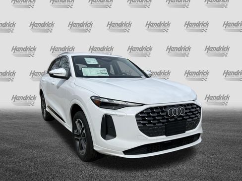 Used 2025 Audi Q5 Premium AWD/4WD image 2