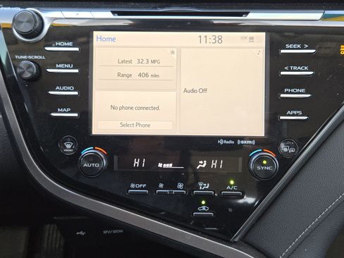 Used 2020 Toyota Camry XSE image 16