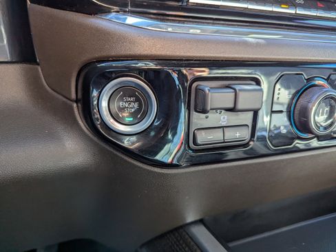 Used 2024 Chevrolet Silverado 1500 RST AWD/4WD image 19